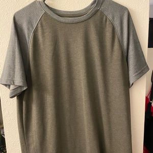 Men’s green and grey T-shirt
